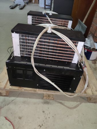 Уцененный шкаф низкотемпературный Italfrost ШН-1.20-4.0 ANZIO LT 2D 1562R290 (C.5.2.V.0.внеш 7037гл_внутр 9003гл)