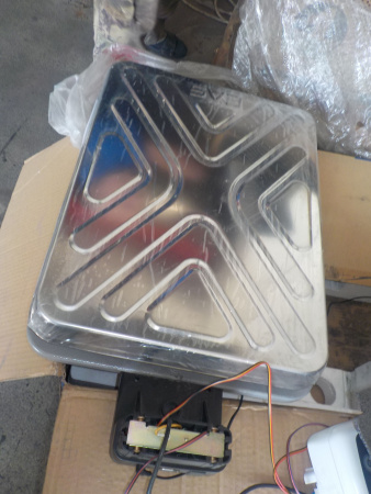 Уцененные напольные весы CAS DL-200