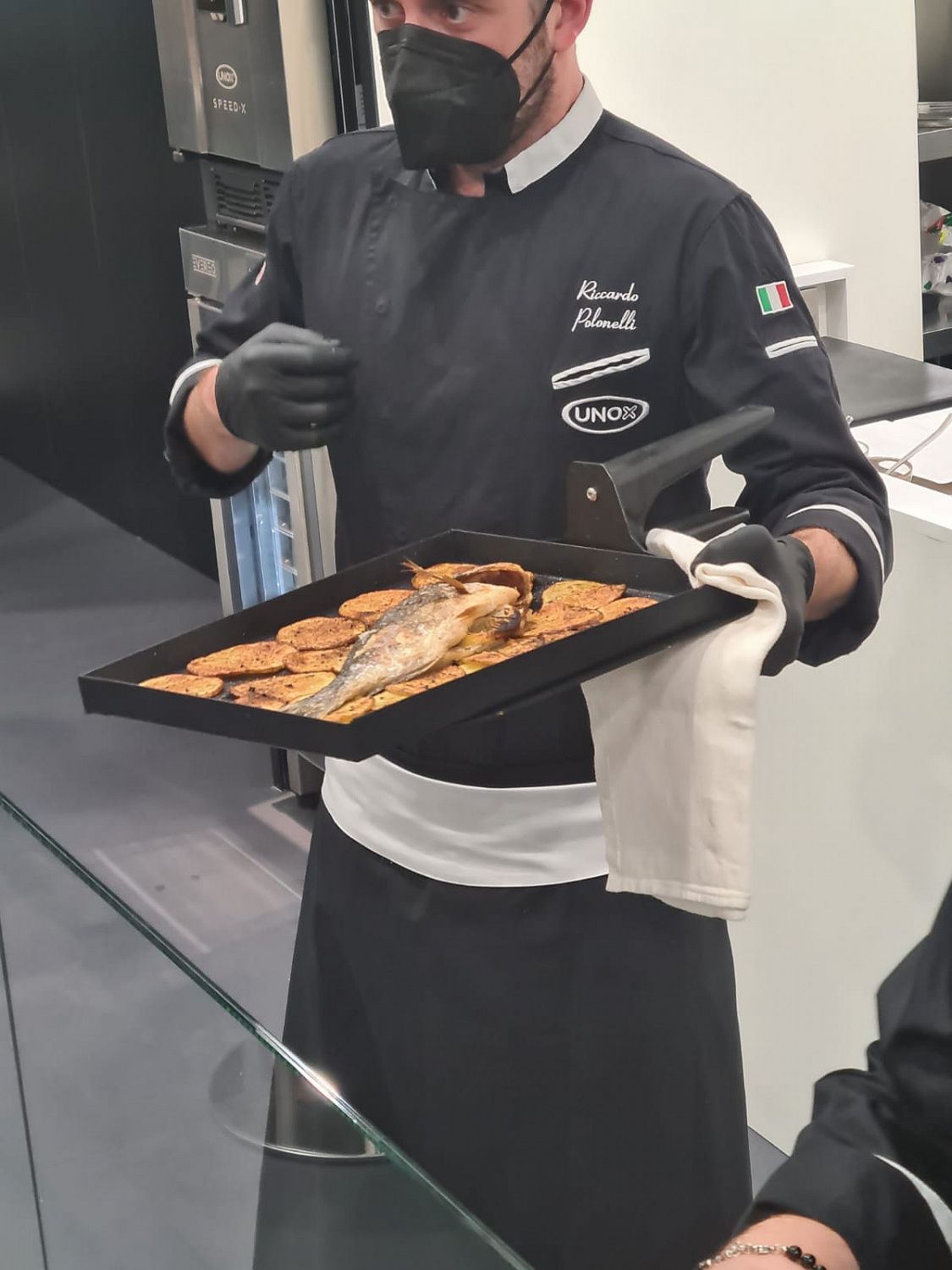 Новинка от UNOX - Speed-X - комбинировання печь с микроволнами Новинка от UNOX - Speed-X - комбинировання печь с микроволнами