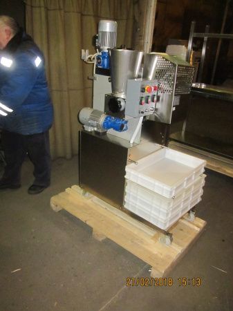 Уцененная формовочная машина Monferrina RC140