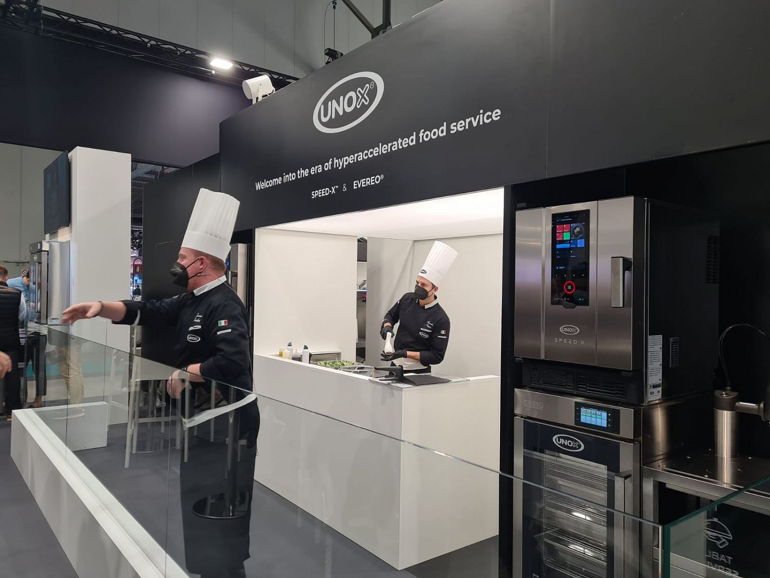 Новинка от UNOX - Speed-X - комбинировання печь с микроволнами Новинка от UNOX - Speed-X - комбинировання печь с микроволнами