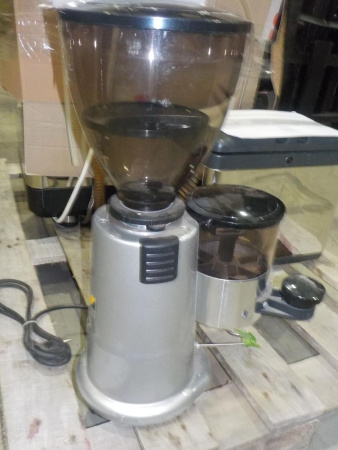 Уцененная кофемолка Vortmax CG B1