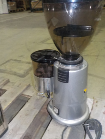 Уцененная кофемолка Vortmax CG B1