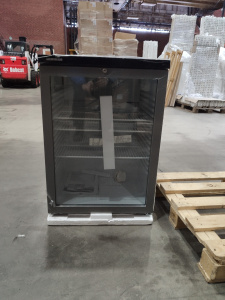 Уцененный барный холодильник Liebherr FKvesf 1803-20 001