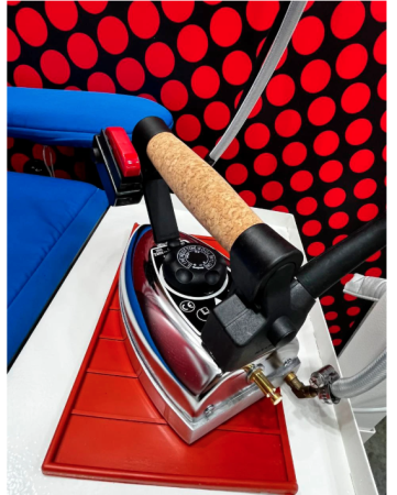 Стол гладильный Ghidini AMBRIA (парогенератор, рукав)